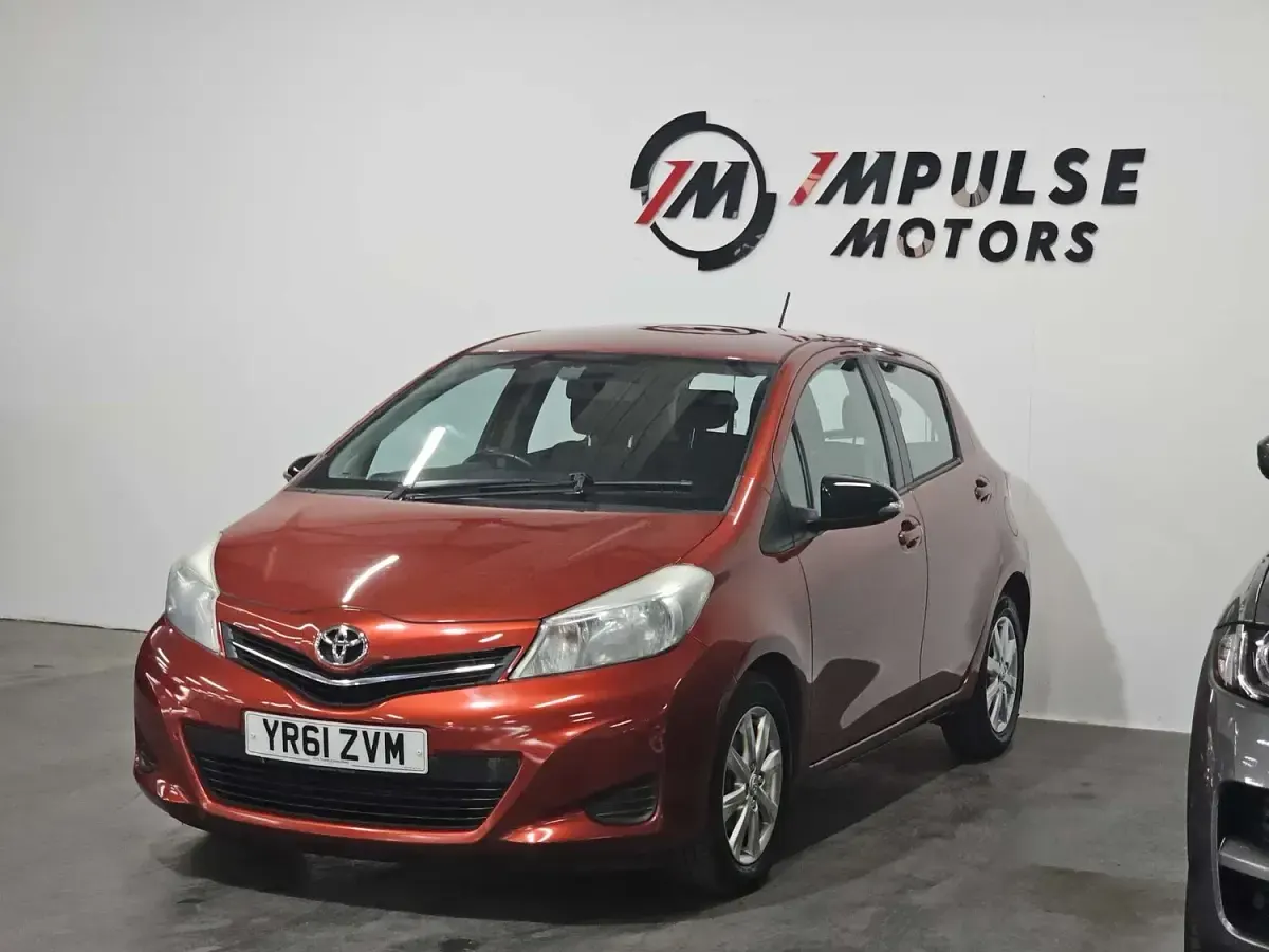 Used Toyota Yaris 2011 Red Hatchback