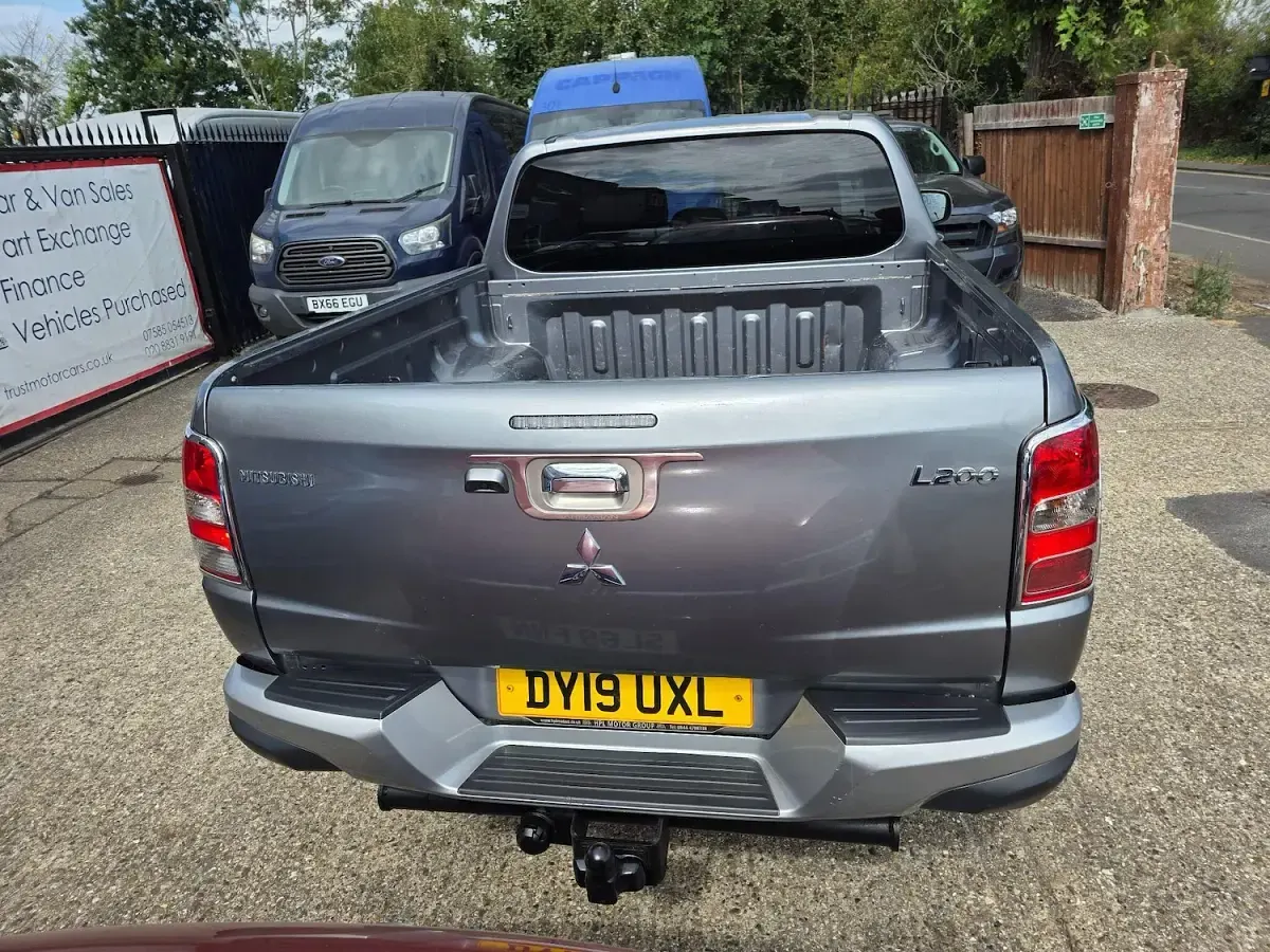 Used Mitsubishi L200 181 HP (133 kW) 2019 Grey Pickup