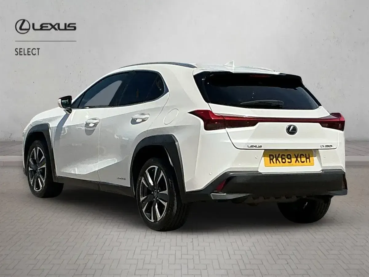 Used Lexus UX 250h 2019 White SUV