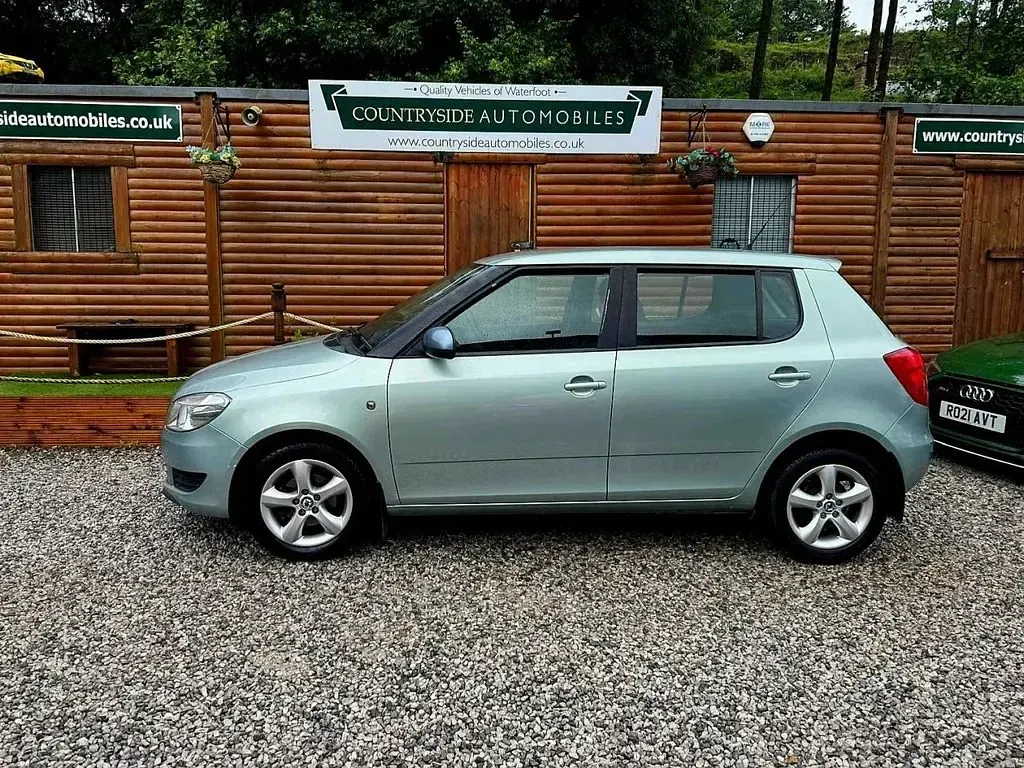Used Skoda Fabia SE 69 HP (50 kW) 2010 Green Hatchback
