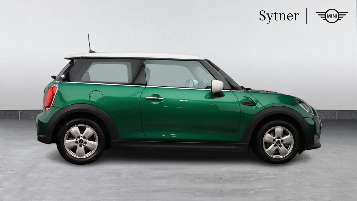 Used Mini Cooper Classic 134 HP (98 kW) 2024 Green Hatchback