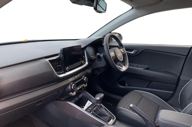 Used Kia Stonic GT-Line S 100 HP (73 kW) 2025 White SUV