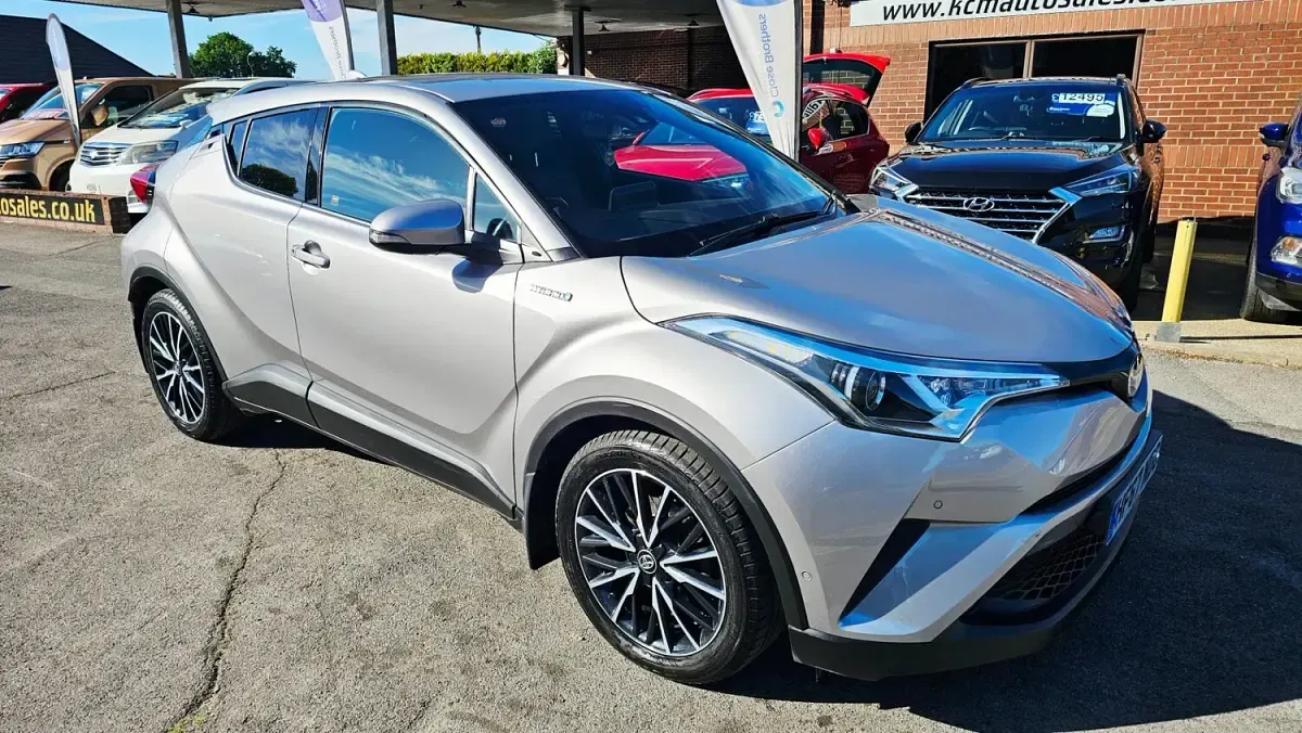 Used Toyota C-HR 122 HP (89 kW) 2017 Silver SUV