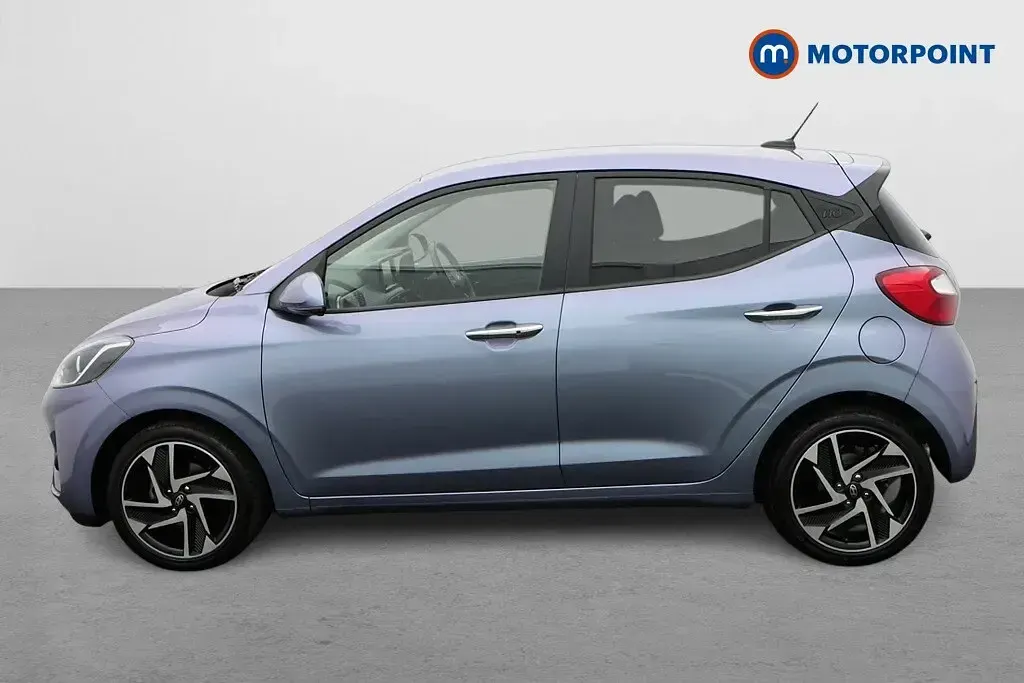Used Hyundai i10 Premium 67 HP (49 kW) 2023 Blue Hatchback