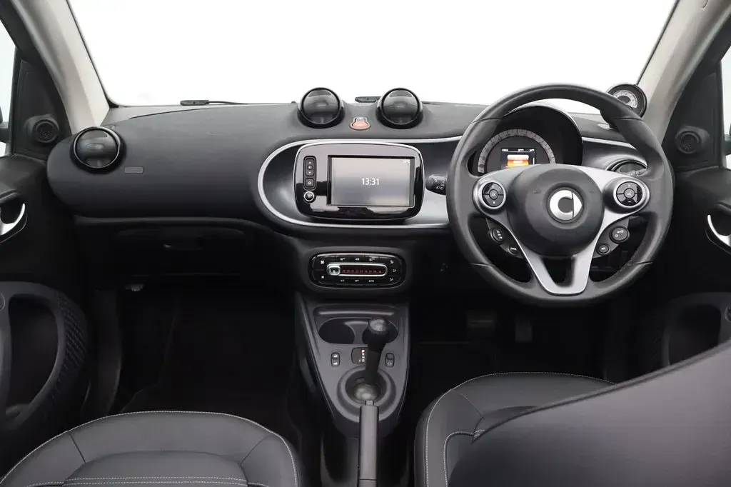 Used Smart ForTwo Cabrio Premium 71 HP (52 kW) 2017 Black Cabriolet