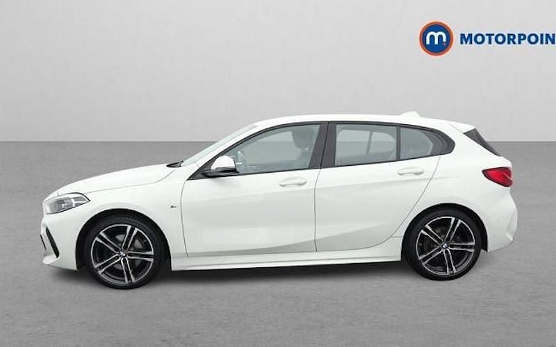 Used BMW 118 M Sport 140 HP (102 kW) 2020 White Hatchback