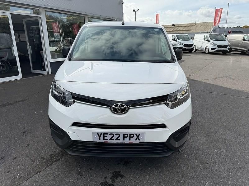 Used Toyota Proace Active 100 HP (73 kW) 2022 White MPV