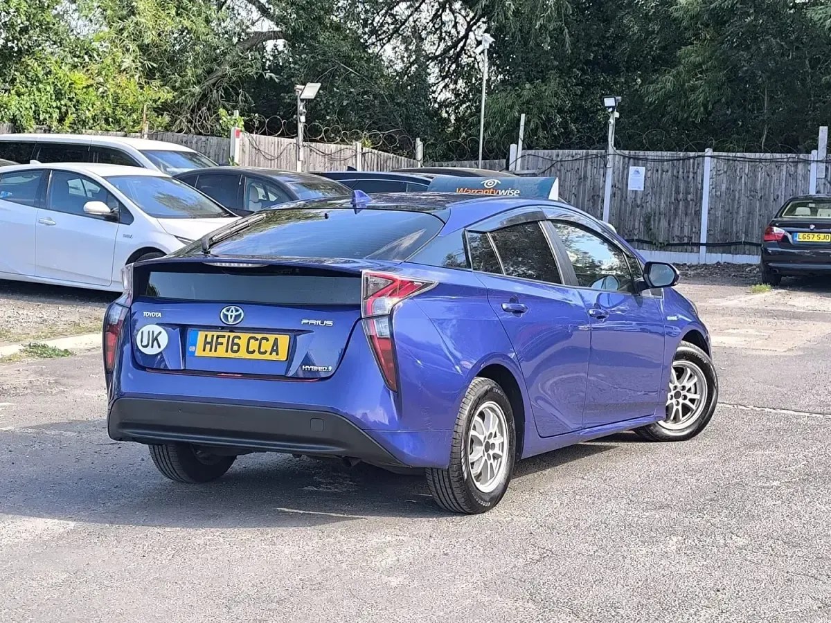 Used Toyota Prius Active 2016 Blue Hatchback