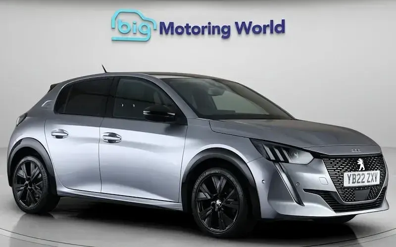 Usado Peugeot 208 GT 102 HP (75 kW) 2022 Citadino