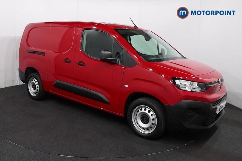 Red New 2025 Citroën Berlingo MPV | £16,349 (Super price) - Image 1/4