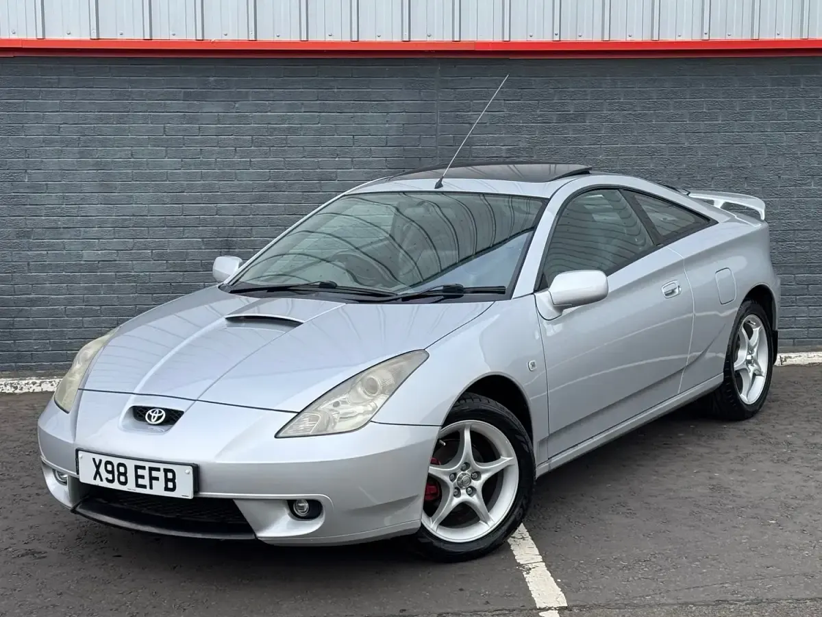 Used Toyota Celica 182 HP (133 kW) 2001 Silver Coupe