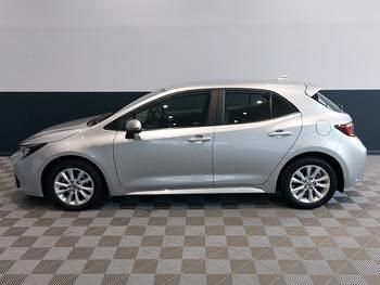 Used Toyota Corolla 140 HP (102 kW) 2023 Silver Hatchback