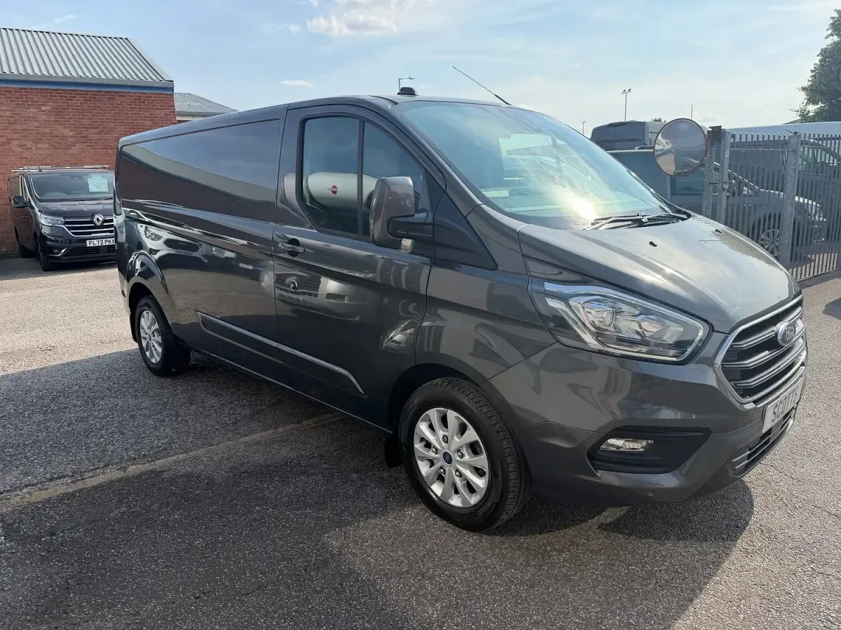 Used Ford Transit Custom Limited 130 HP (95 kW) 2023 Grey Van