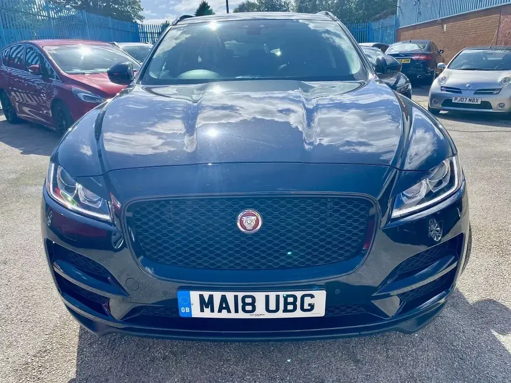 Used Jaguar F-Pace Portfolio 180 HP (132 kW) 2018 Black SUV