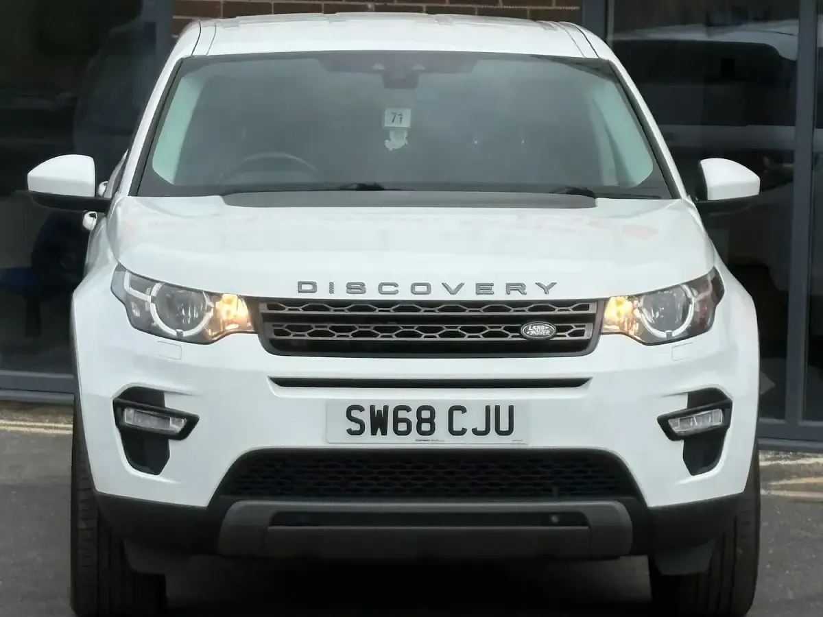 Used Land Rover Discovery Sport SE 180 HP (132 kW) 2018 White SUV