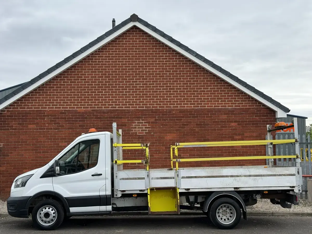 Used Ford Transit 130 HP (95 kW) 2021 White Van