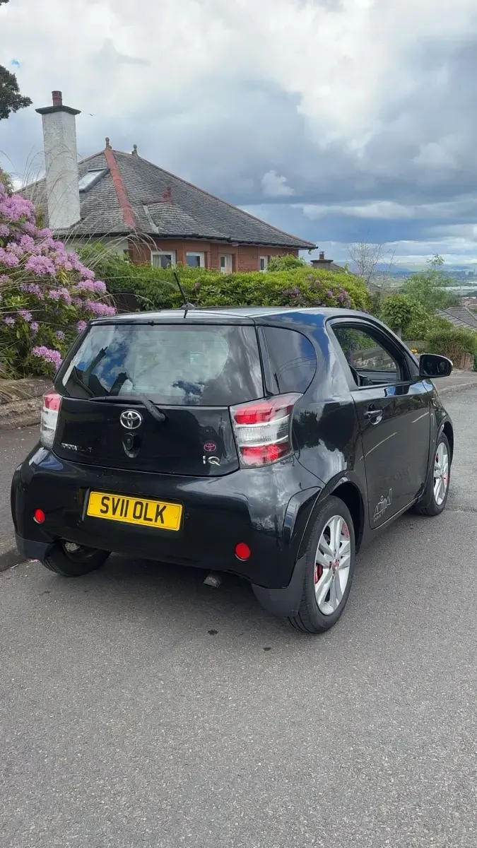Used Toyota iQ 96 HP (70 kW) 2011 Black Hatchback