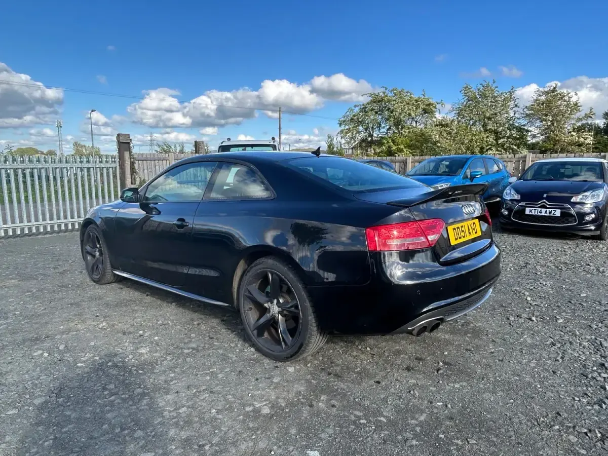Begagnad Audi A5 S-Line 180 HK (132 kW) 2010 Svart Sportkupé