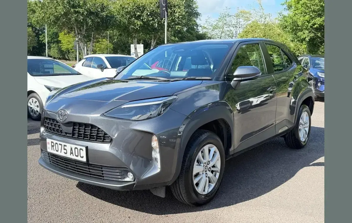 Used Toyota Yaris Cross 113 HP (83 kW) 2025 Grey SUV