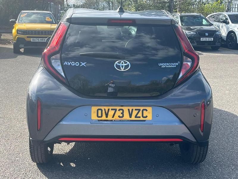 Usado Toyota Aygo 71 CV (52 kW) 2023 Gris