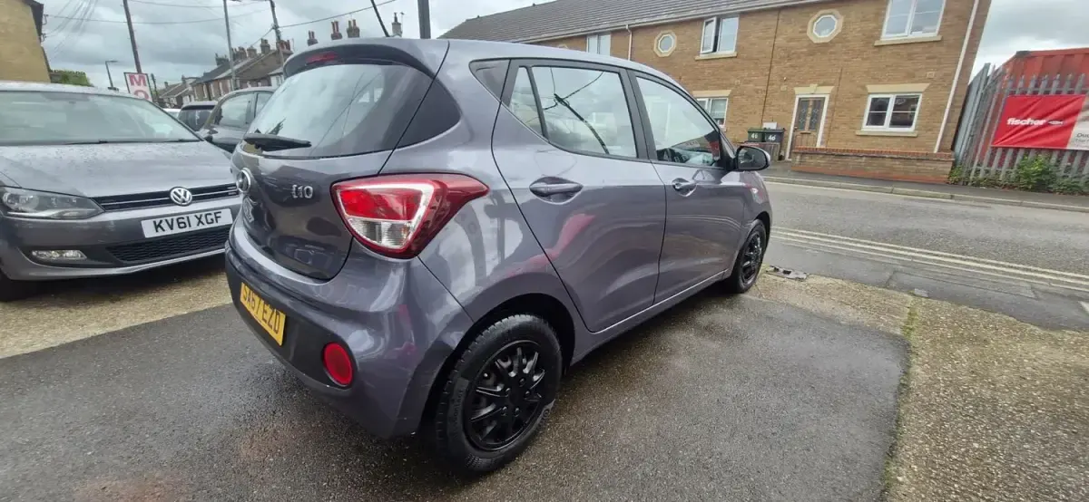 Begagnad Hyundai i10 SE 67 HK (49 kW) 2017 Grå Halvkombi