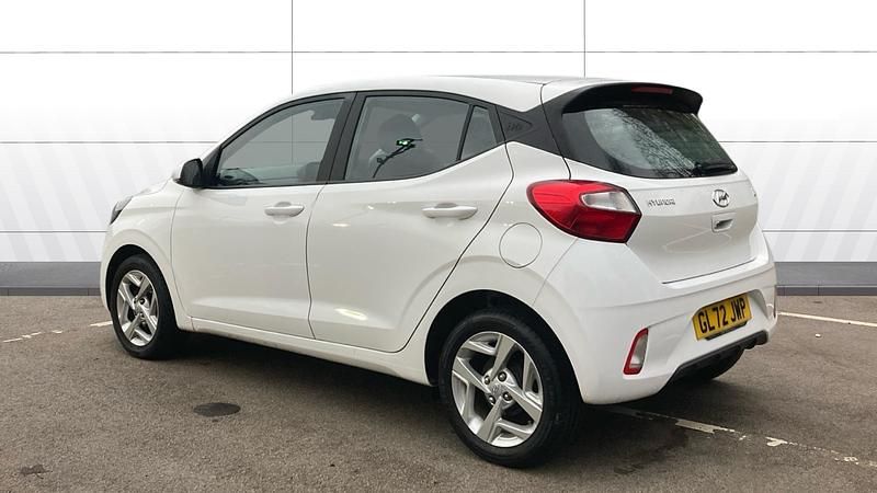 Used Hyundai i10 SE 84 HP (61 kW) 2022 White Hatchback