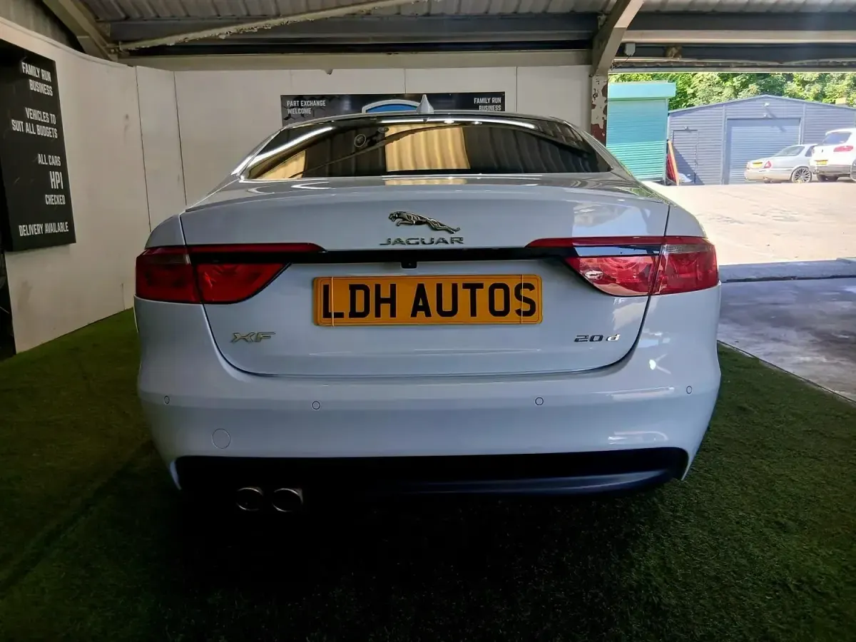 Used Jaguar XF R-Sport 180 HP (132 kW) 2018 White Sedan