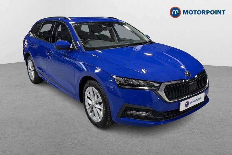 Begagnad Skoda Octavia SE Technology 2023 Blå Kombi