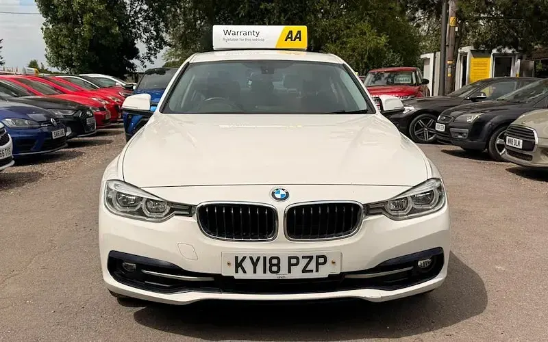 Used BMW 318 Sport Line 136 HP (100 kW) 2018 White Sedan