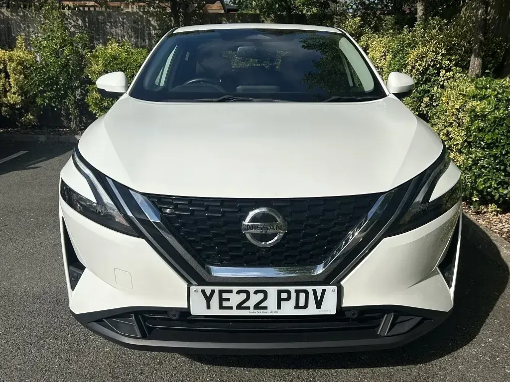 Used Nissan Qashqai N-Connecta 2022 White SUV