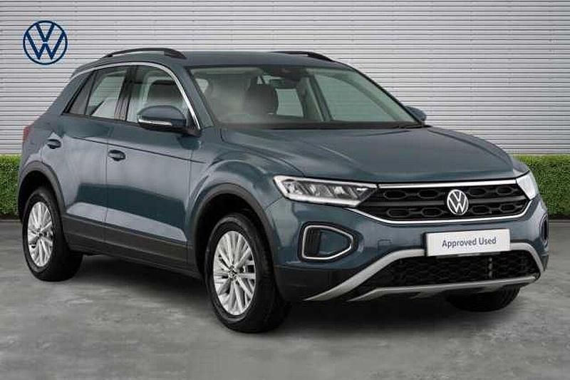 Used VW T-Roc Life 150 HP (110 kW) 2023 Blue SUV