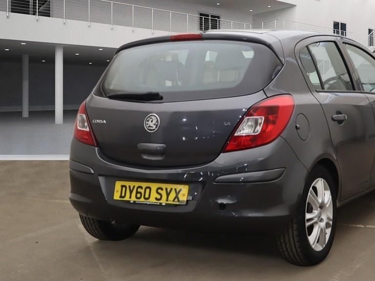 Gebraucht Vauxhall Corsa 100 PS (73 kW) 2010 Grau Kleinwagen