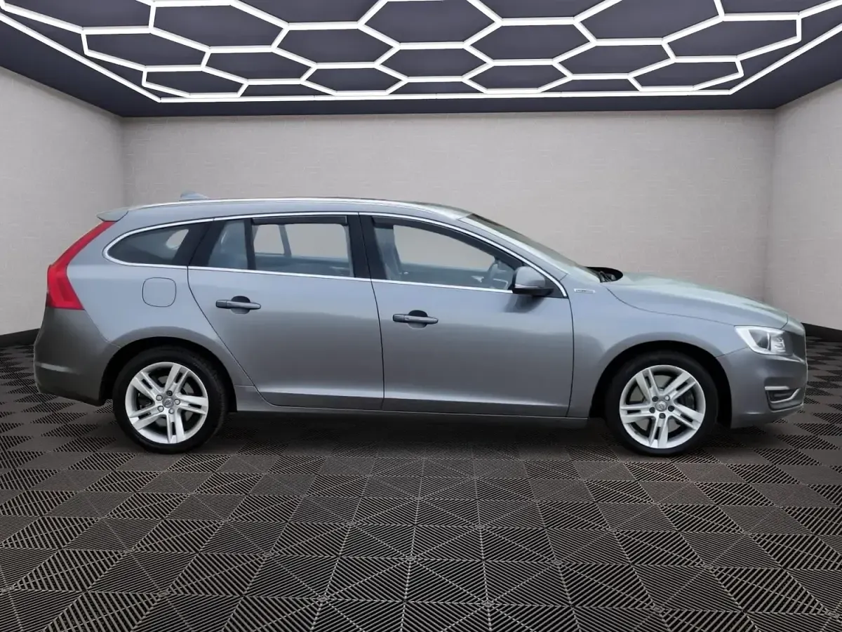 Used Volvo V60 SE Lux 2015 Grey Estate