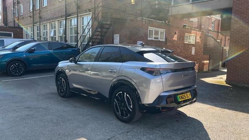 Used Peugeot e-3008 GT 152 kW (207 HP) 2025 Grey SUV