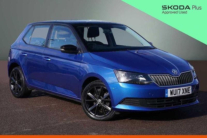 Used Skoda Fabia 66 HP (48 kW) 2017 Race blue metallic Hatchback