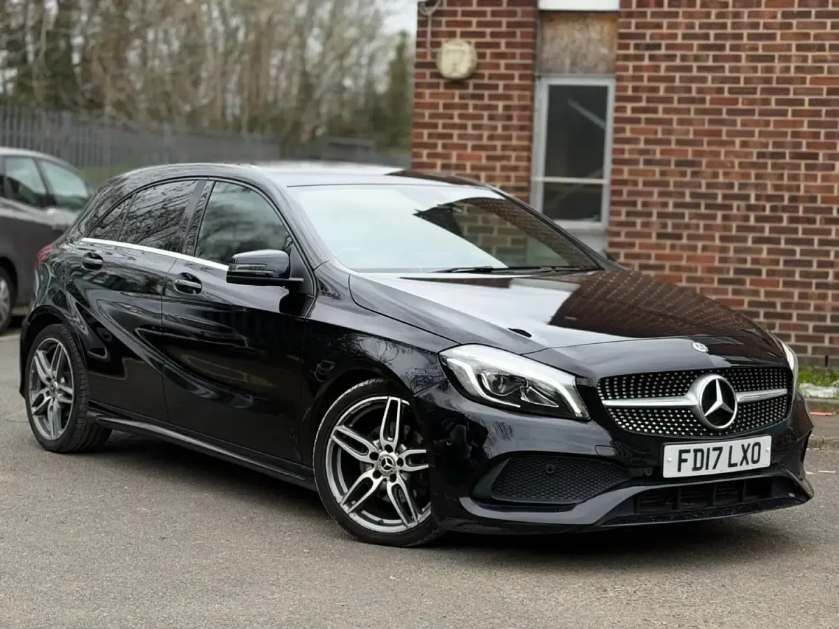 Usado Mercedes A180 AMG Line Premium 2017 Preto Citadino
