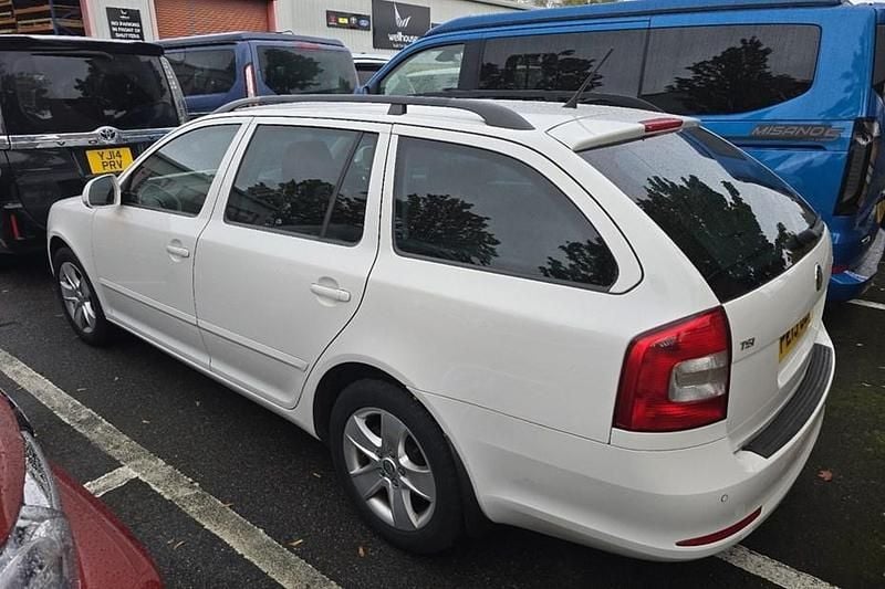 Used 2013 Skoda Octavia Elegance Hatchback | £4,995 (Fair price) - Image 1/1