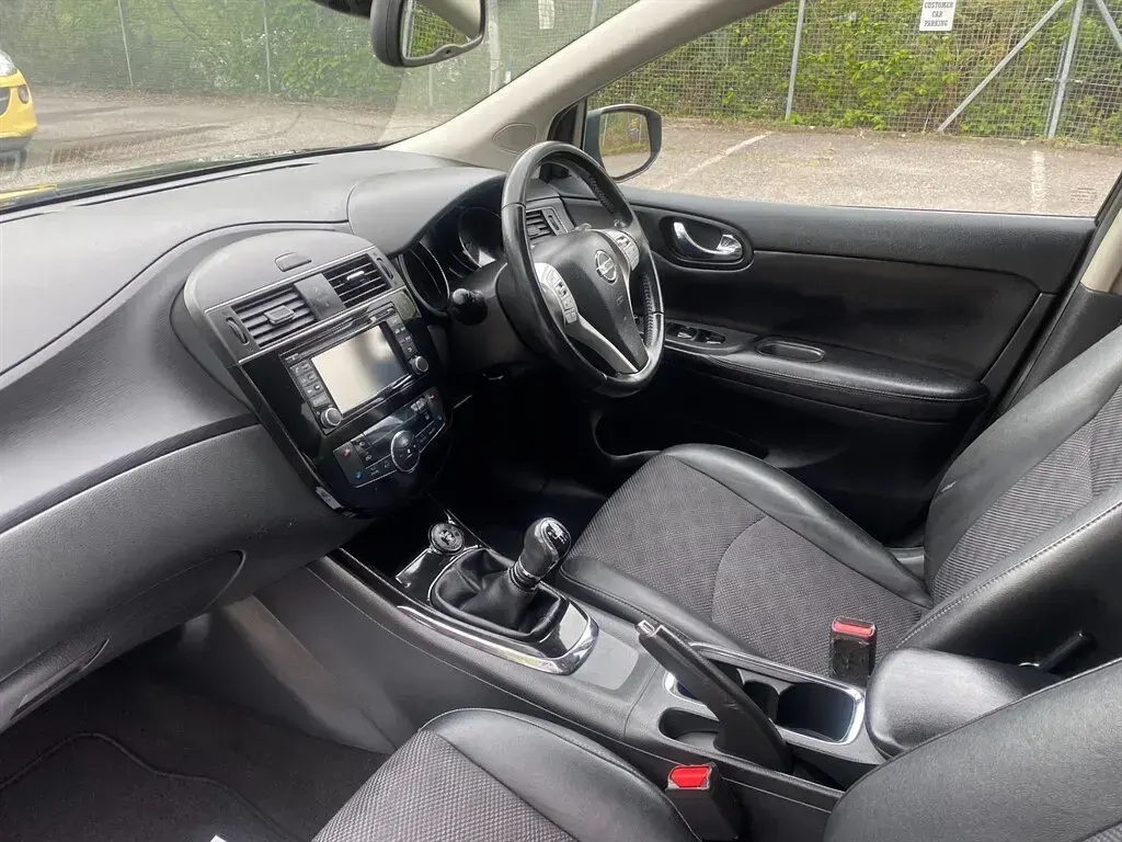 Used Nissan Pulsar N-Connecta 110 HP (80 kW) 2017 Black Hatchback