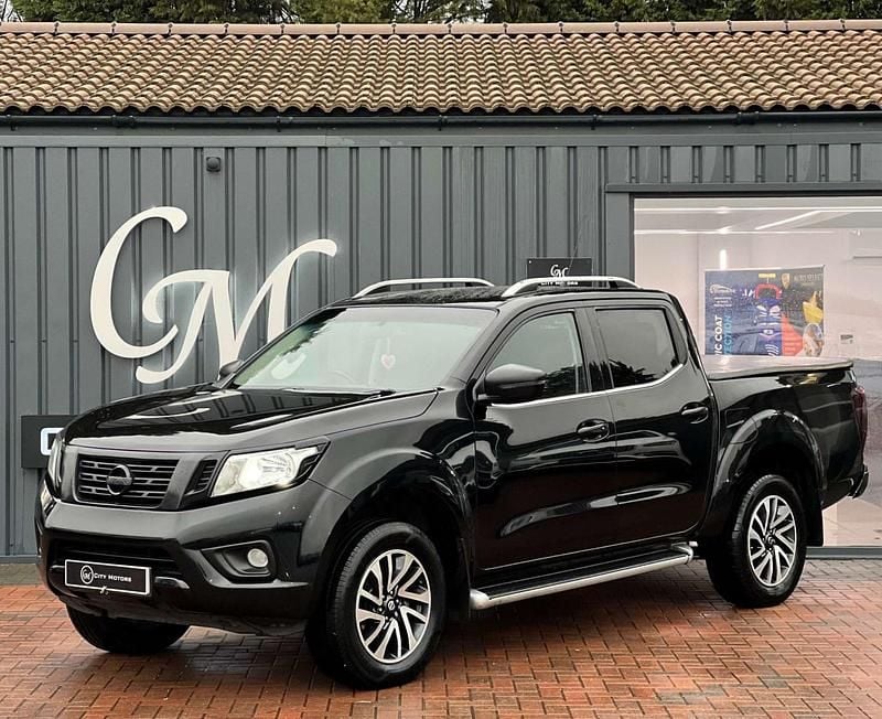 Black Used 2016 Nissan Navara N-Connecta Pickup | £11,490 (Fair price) - Image 1/4