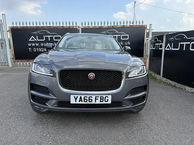 Used Jaguar F-Pace Portfolio 180 HP (132 kW) 2017 Grey SUV