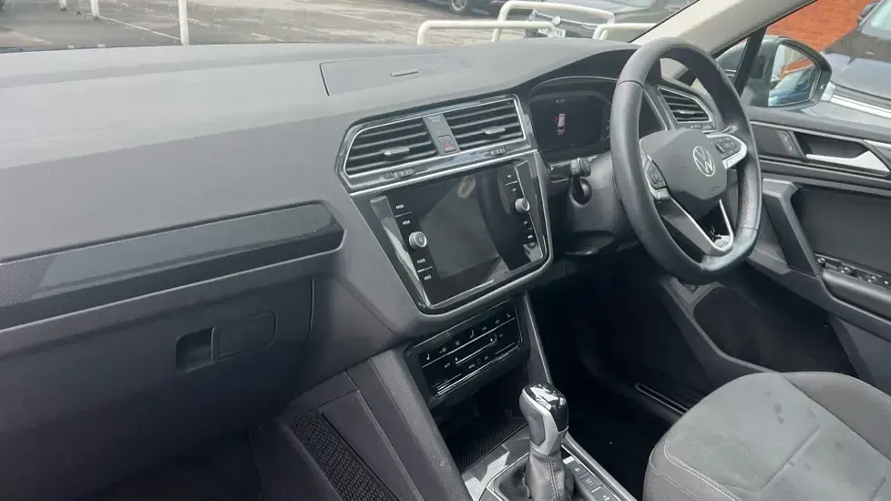 Used VW Tiguan Elegance 150 HP (110 kW) 2023 Grey SUV