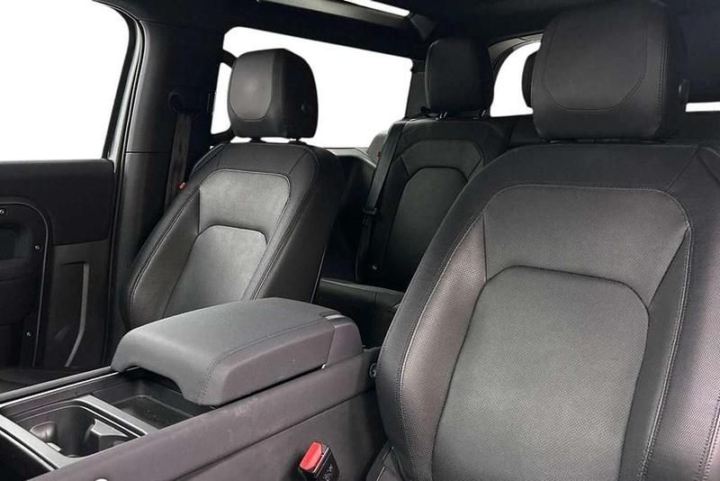 Usado Land Rover Defender SE Dynamic 245 HP (180 kW) 2022 Cinzento SUV
