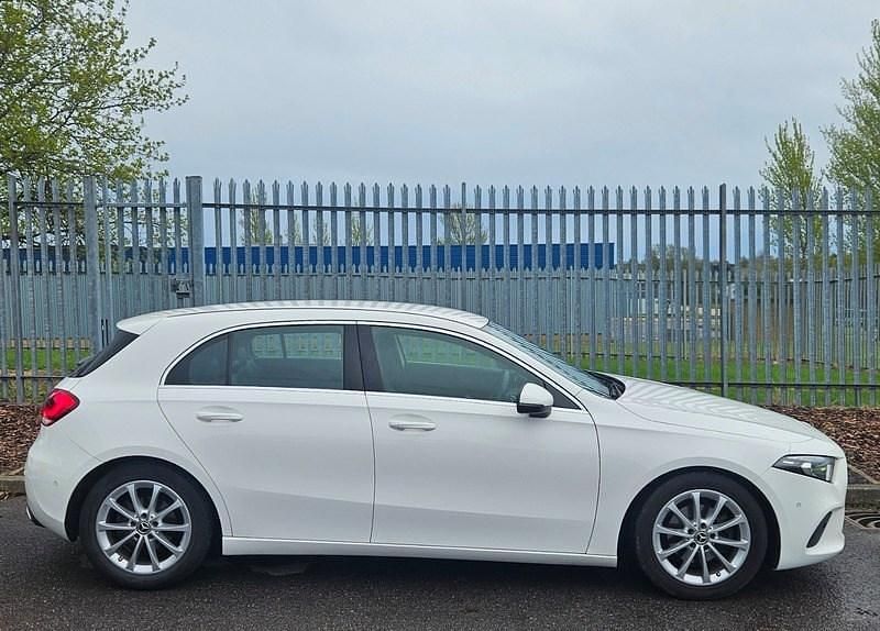 Used Mercedes A180 Executive 136 HP (100 kW) 2019 White Hatchback