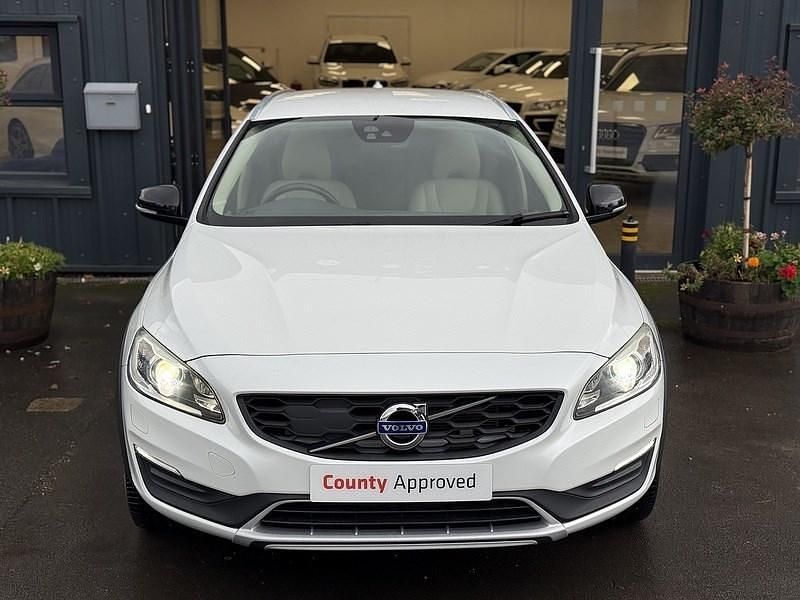 Used Volvo V60 CC 2025 White Estate