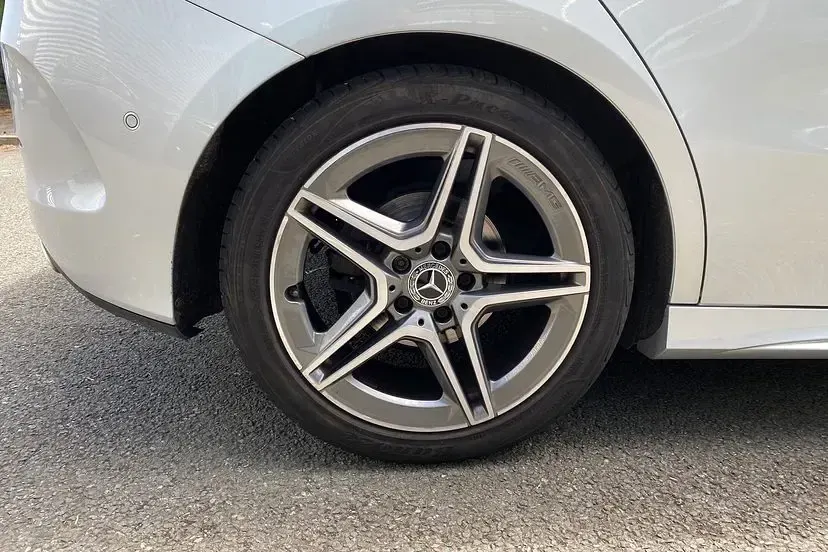 Used Mercedes B180 AMG line 134 HP (98 kW) 2019 Silver Hatchback