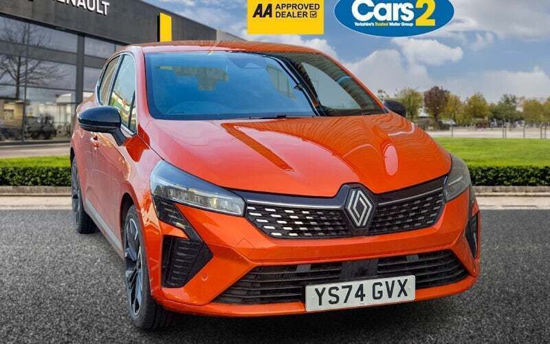 Used 2025 Renault Clio V Techno Hatchback | £19,990 (A bit pricey) - Image 1/4