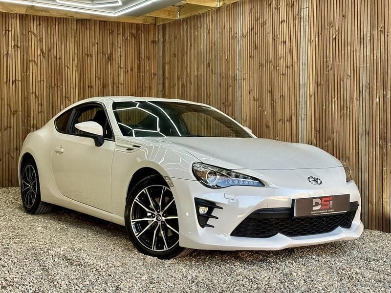 Used Toyota GT86 GT 2017 White Coupe