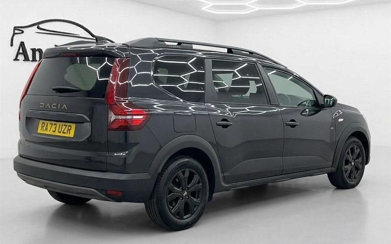 Używany Dacia Jogger Extreme 141 KM (103 kW) 2025 Minivan