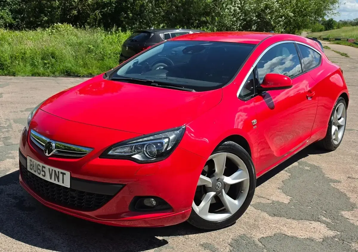 Used Vauxhall Astra GTC SRi 2015 Red Hatchback