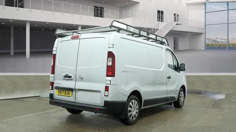 Used Nissan NV300 Acenta 120 HP (88 kW) 2017 Grey Van